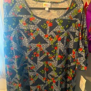 New with tags Lularoe xl Irma top blue floral